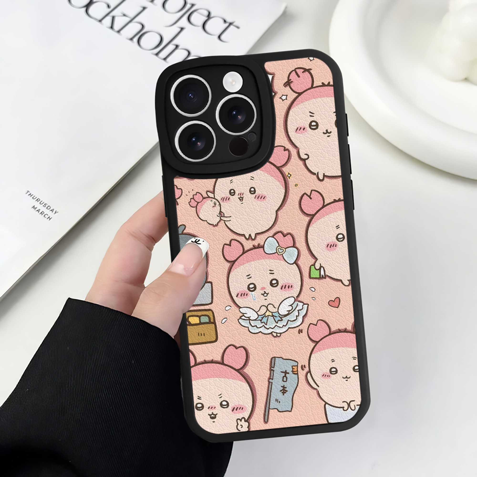 （画像用） ちいかわ Chii-kawa 【iPhone 16シリーズ対応】シリコンスマホケース（レザー調） 材質：シリコン